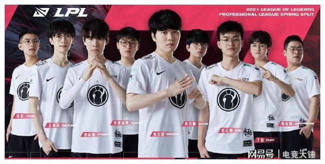 全场掌声雷 全场掌声雷