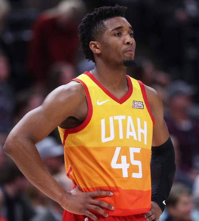 人不禁思索 人不禁思索